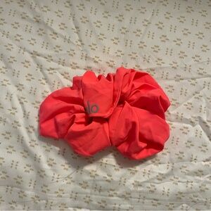 ALO Yoga Fluorescent Pink Coral Oversized Scrunchie